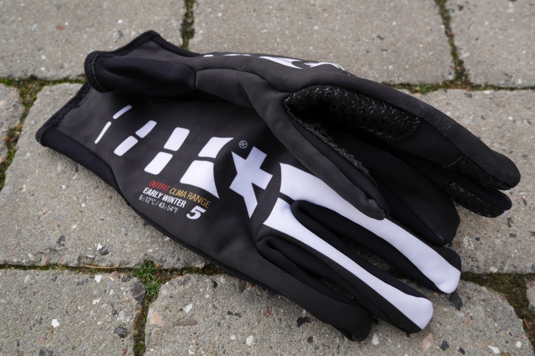 assos early winter gloves